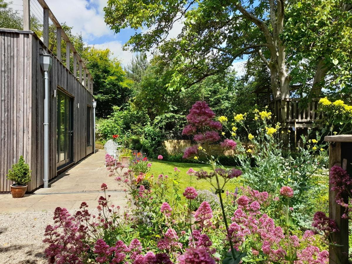 Garden Hideaway, Self-Contained, Edge Of Bath Lägenhet Exteriör bild